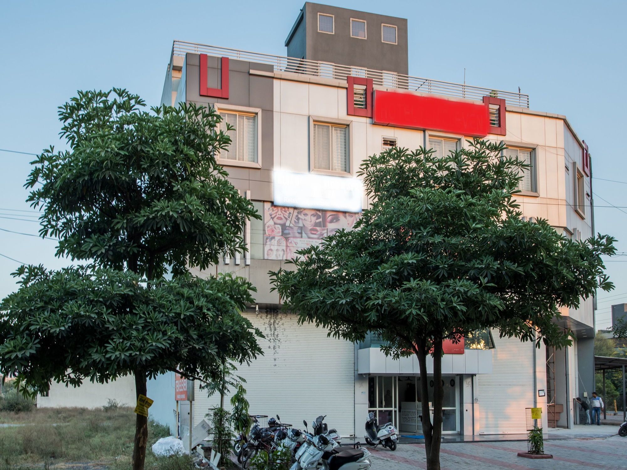 Fabhotel Prime Om Epic Vijay Nagar Indore Exterior photo
